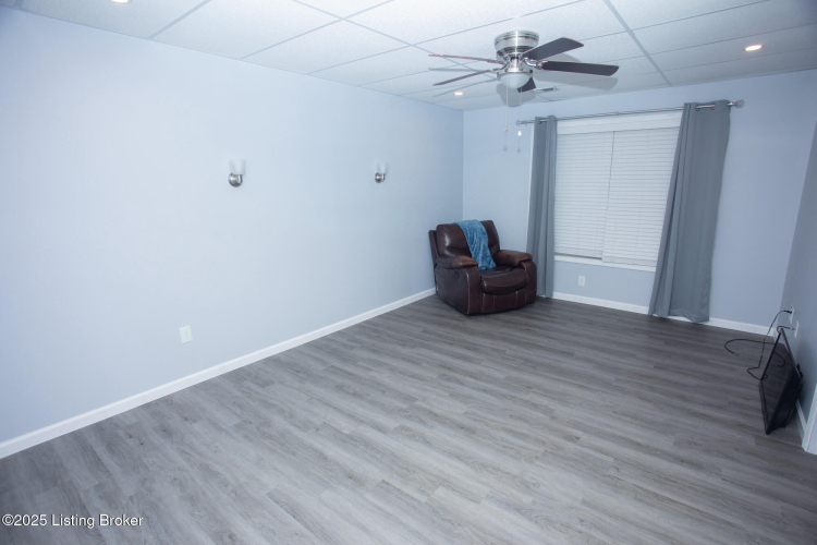 Listing Image 91