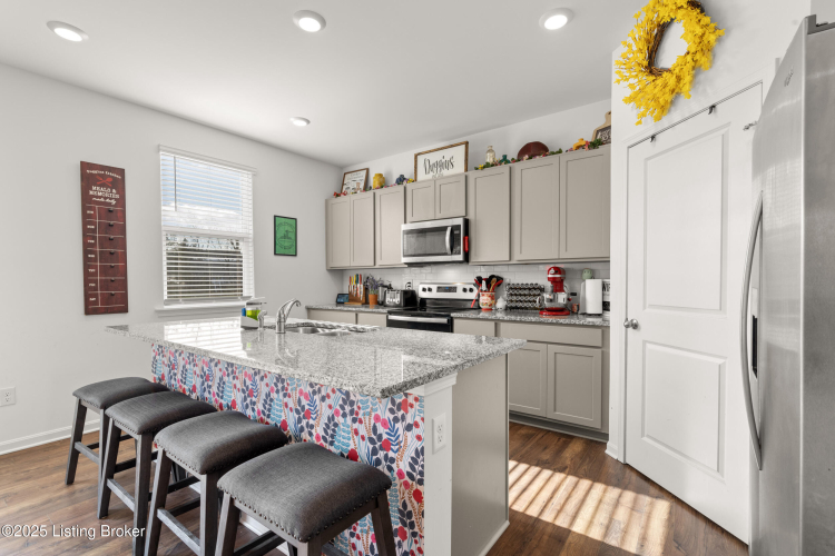 Listing Image 13