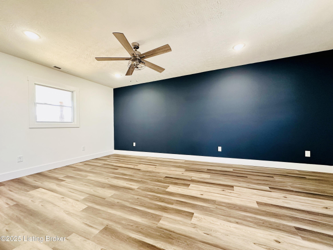 Listing Image 58