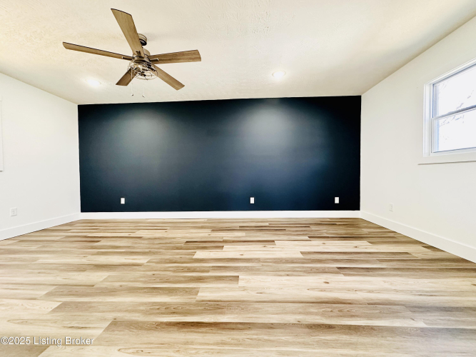 Listing Image 59