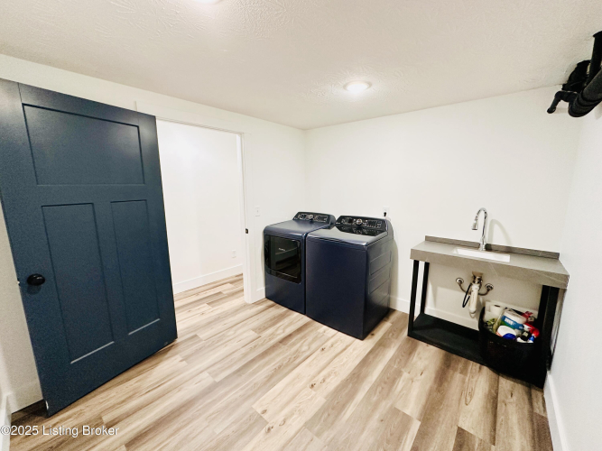 Listing Image 82
