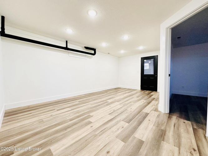 Listing Image 84