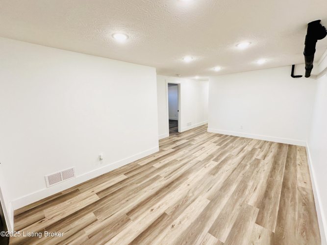 Listing Image 87