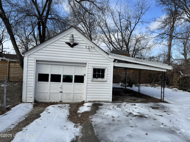 Listing Image 11