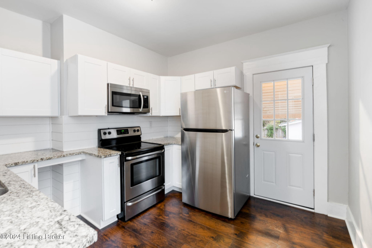 Listing Image 19