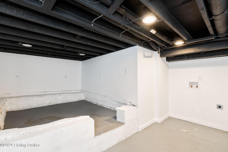 Listing Image 38