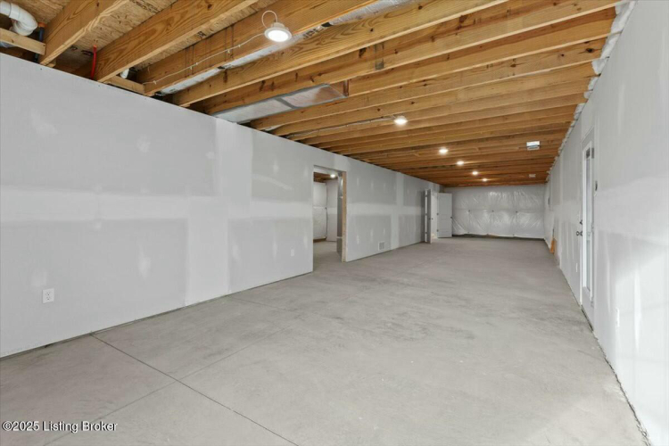 Listing Image 30