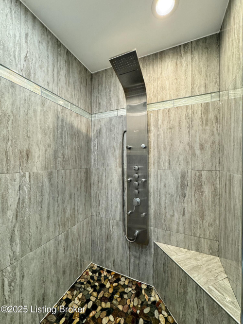 Listing Image 24