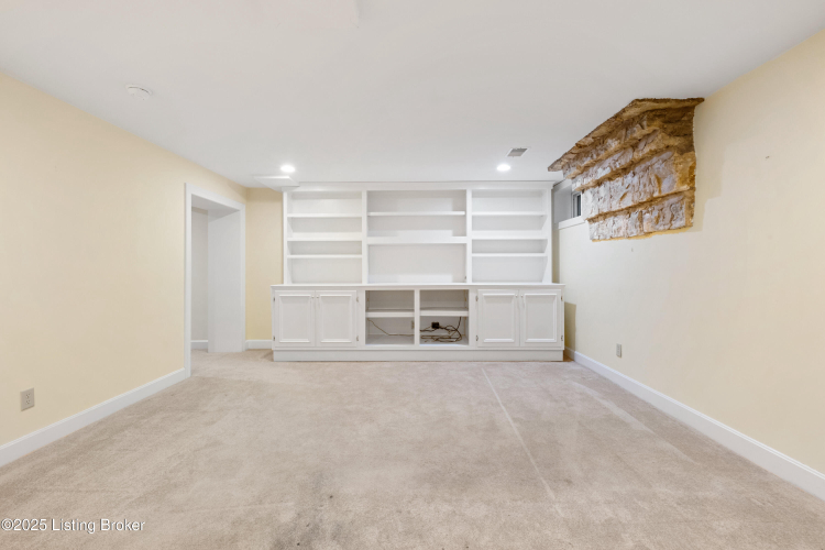 Listing Image 52