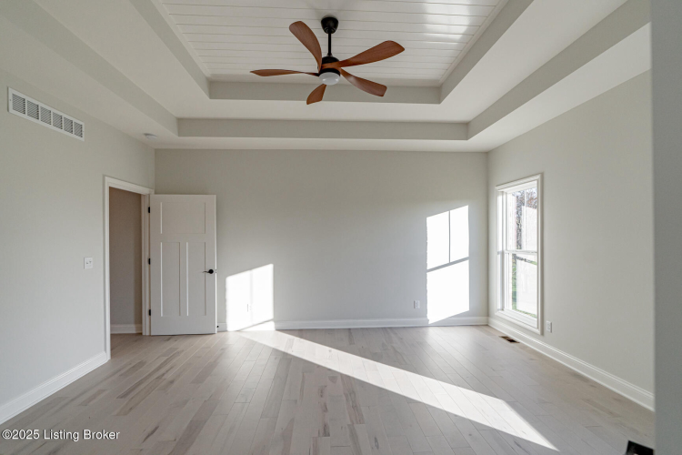 Listing Image 76