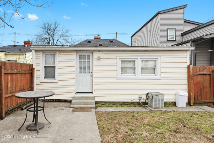 Listing Image 19