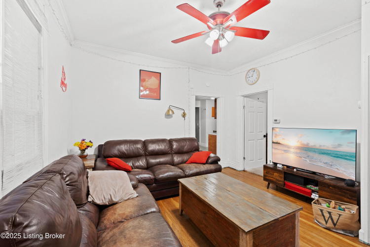 Listing Image 6