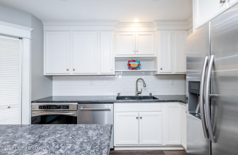 Listing Image 18