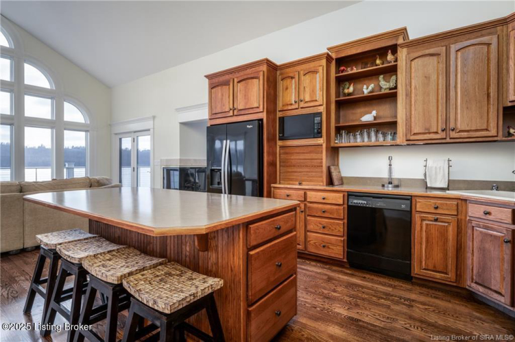 Listing Image 12