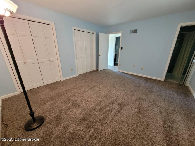 Listing Image 28