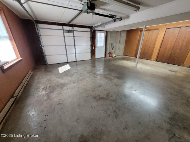 Listing Image 44