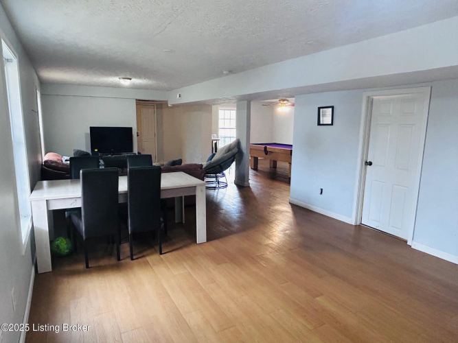 Listing Image 28