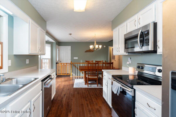 Listing Image 13
