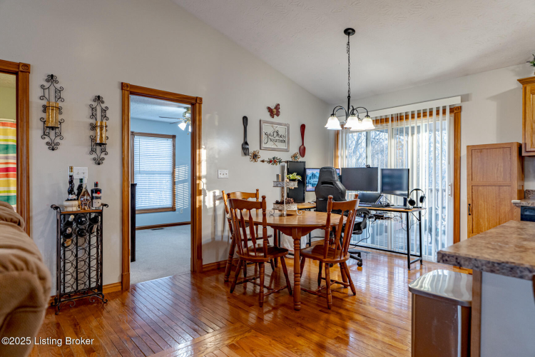 Listing Image 19