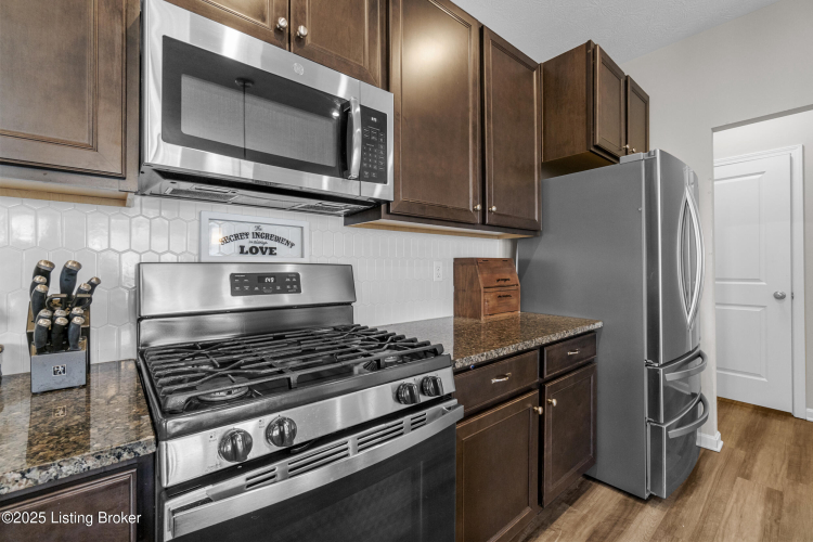 Listing Image 13