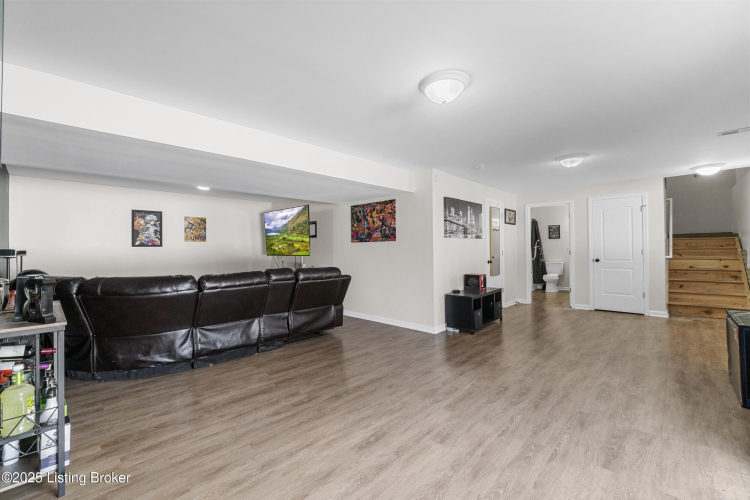Listing Image 37