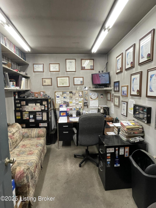 Listing Image 20