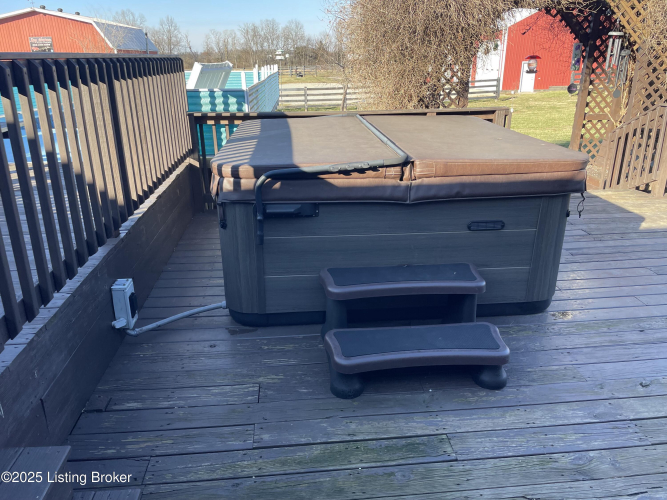 Listing Image 10