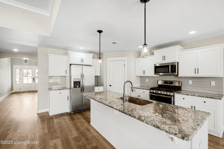 Listing Image 13