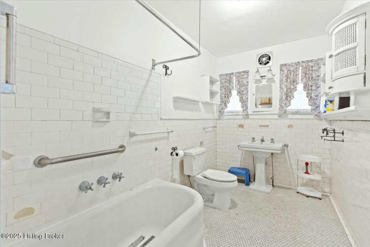 Listing Image 14