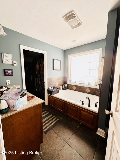 Listing Image 104