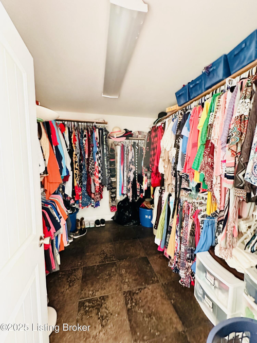Listing Image 105