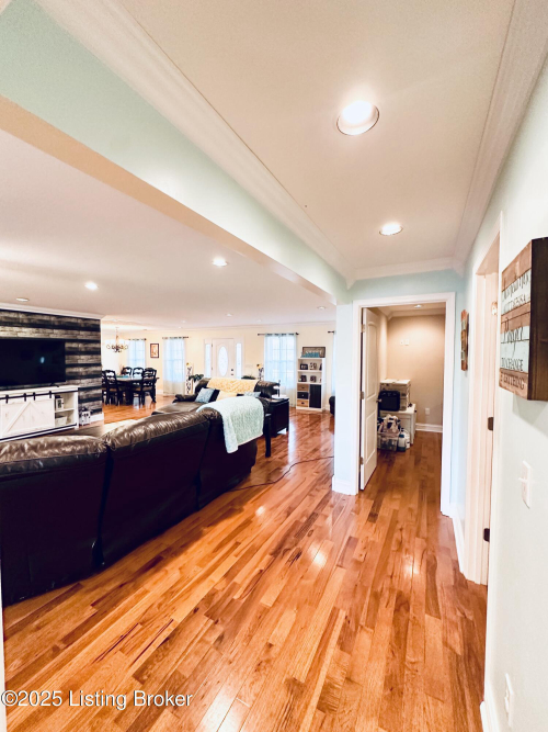 Listing Image 108