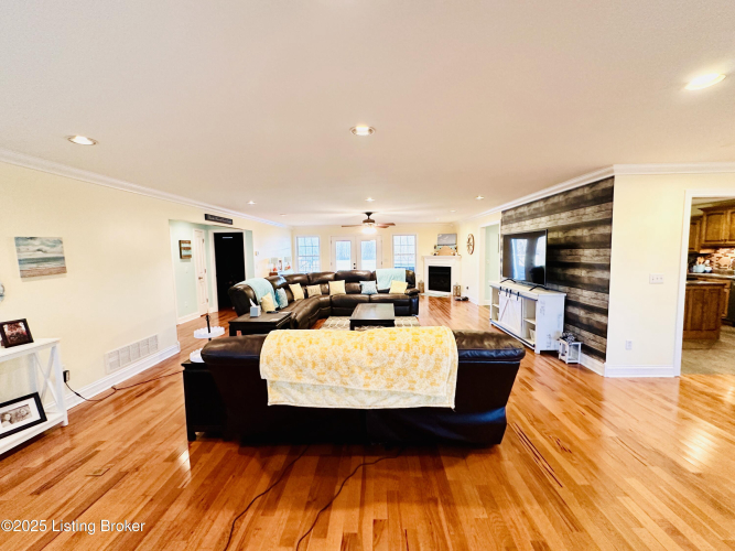 Listing Image 81