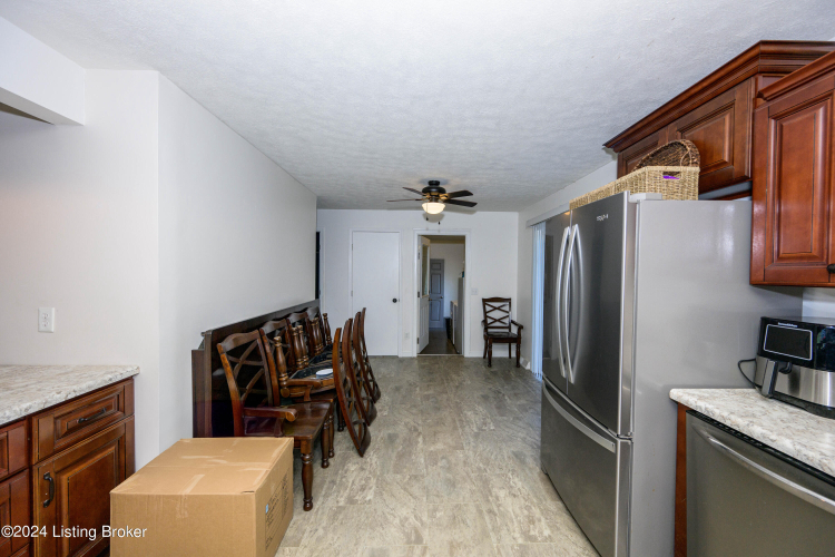 Listing Image 24