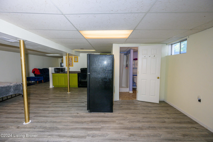Listing Image 53