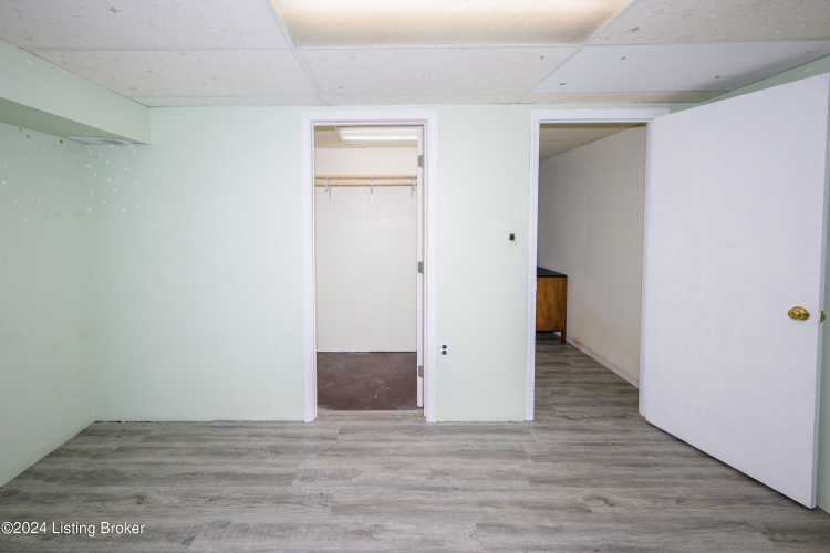 Listing Image 60