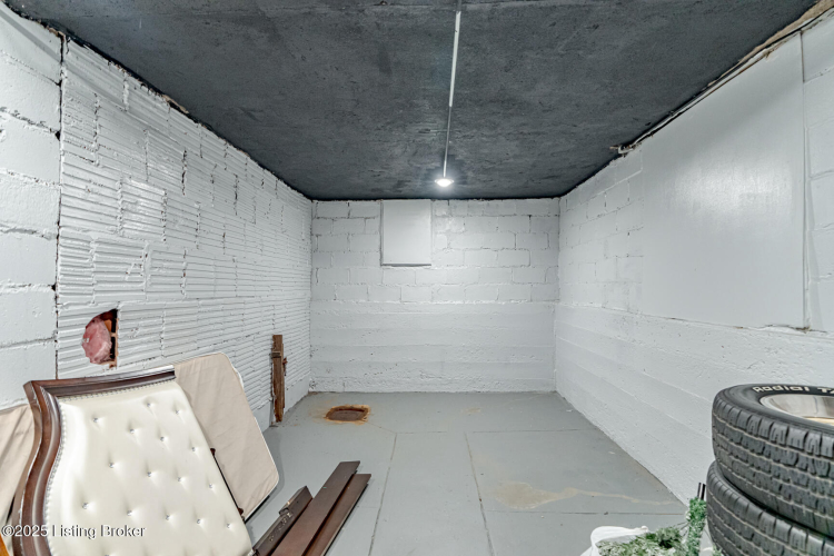 Listing Image 45