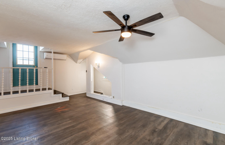 Listing Image 54