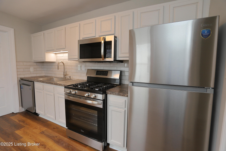 Listing Image 13