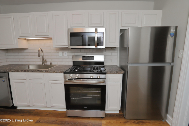 Listing Image 14