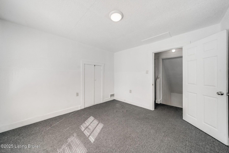Listing Image 26