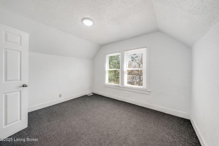 Listing Image 27