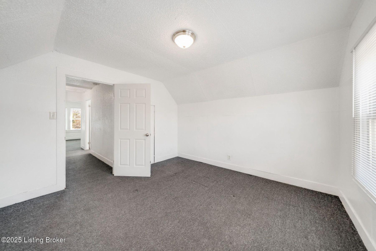 Listing Image 30