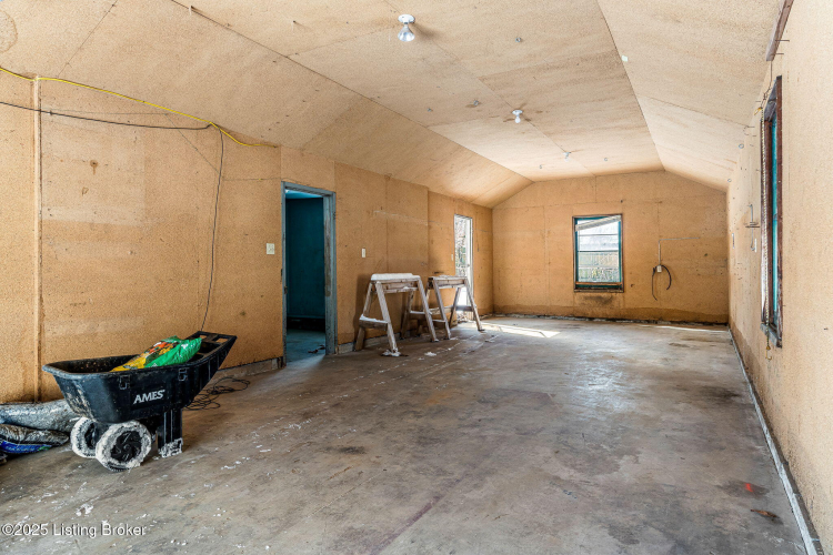Listing Image 49