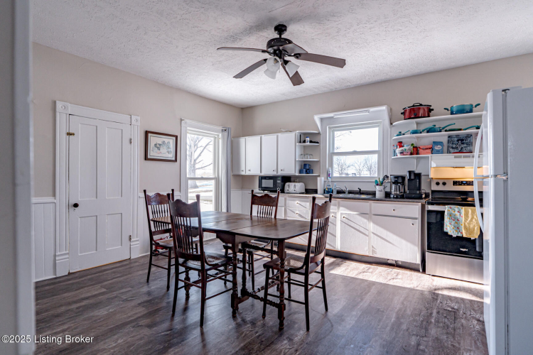 Listing Image 16