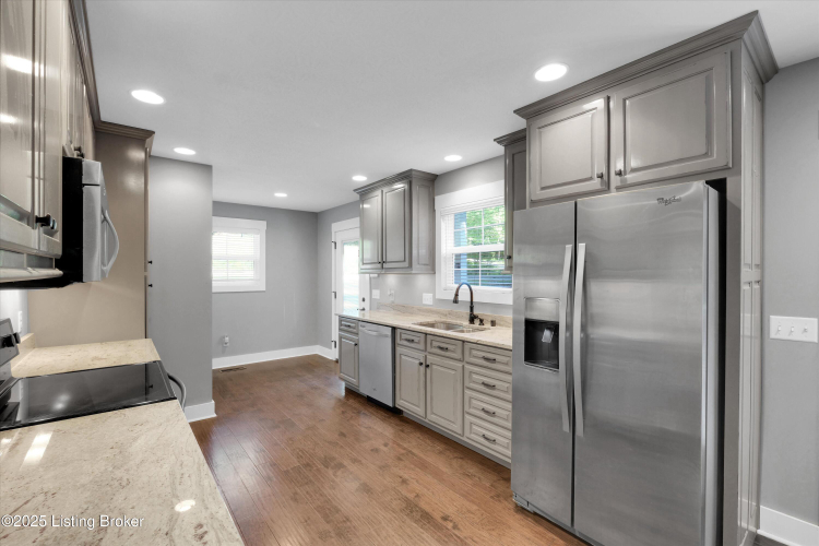 Listing Image 14