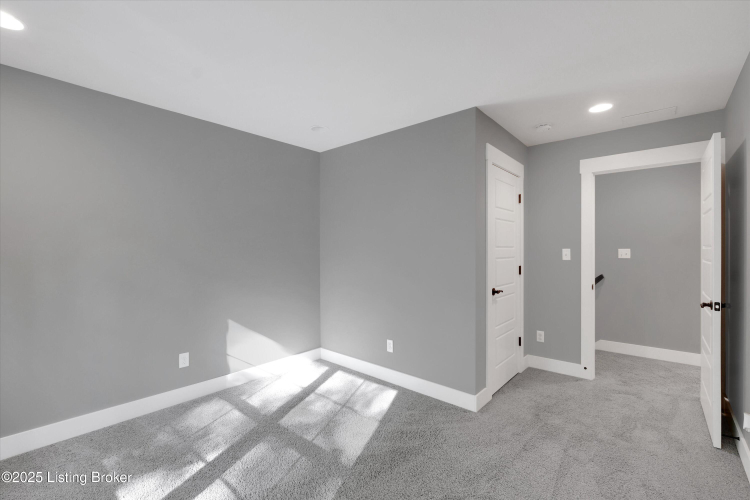 Listing Image 37