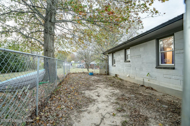 Listing Image 73