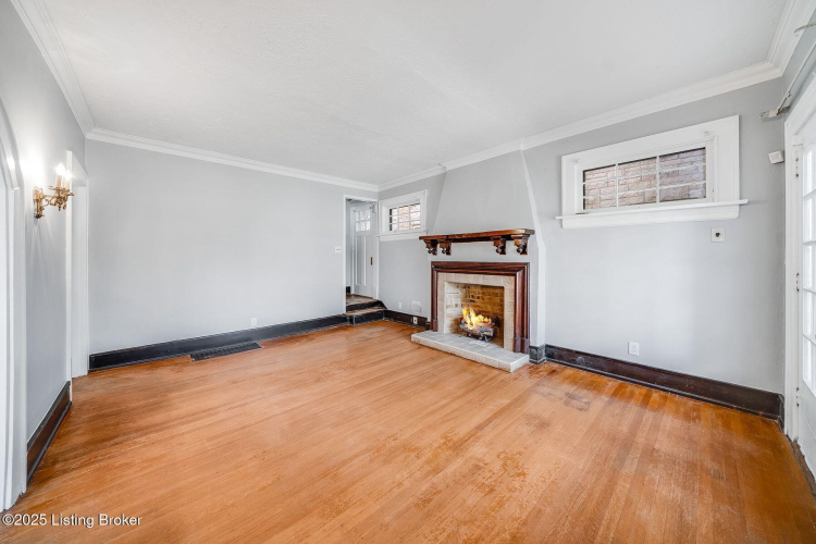 Listing Image 17