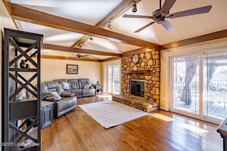 Listing Image 19
